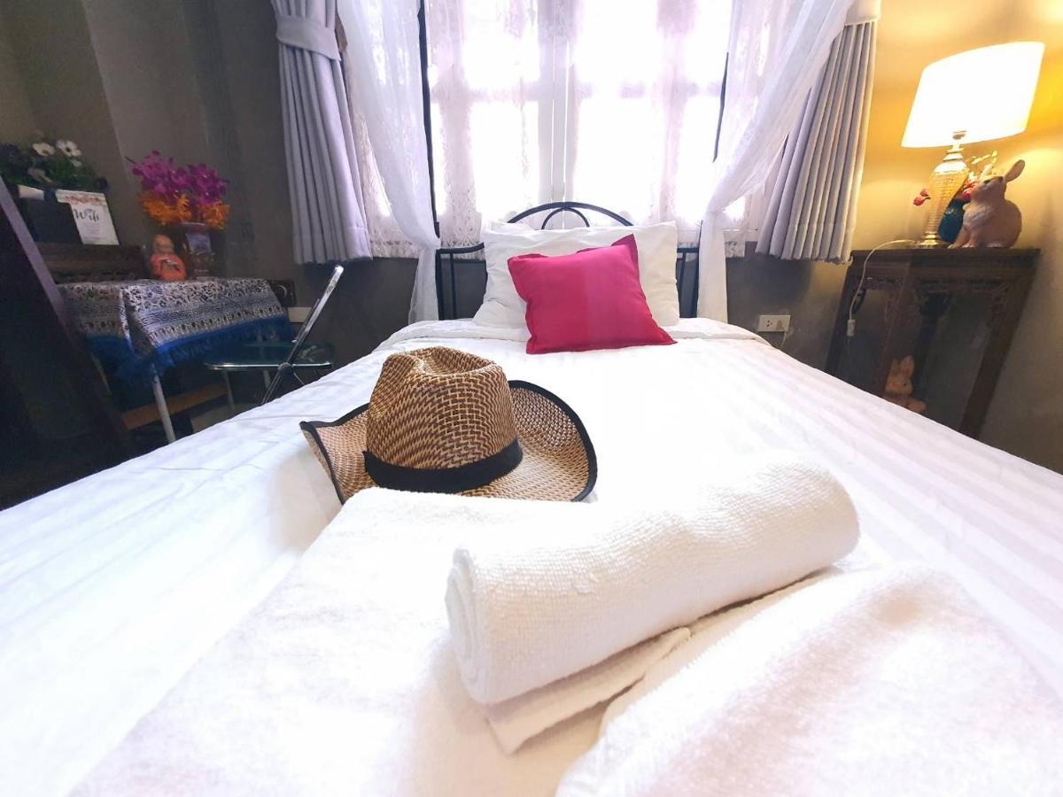 The Unforgotten B&B Bangkok Exterior photo