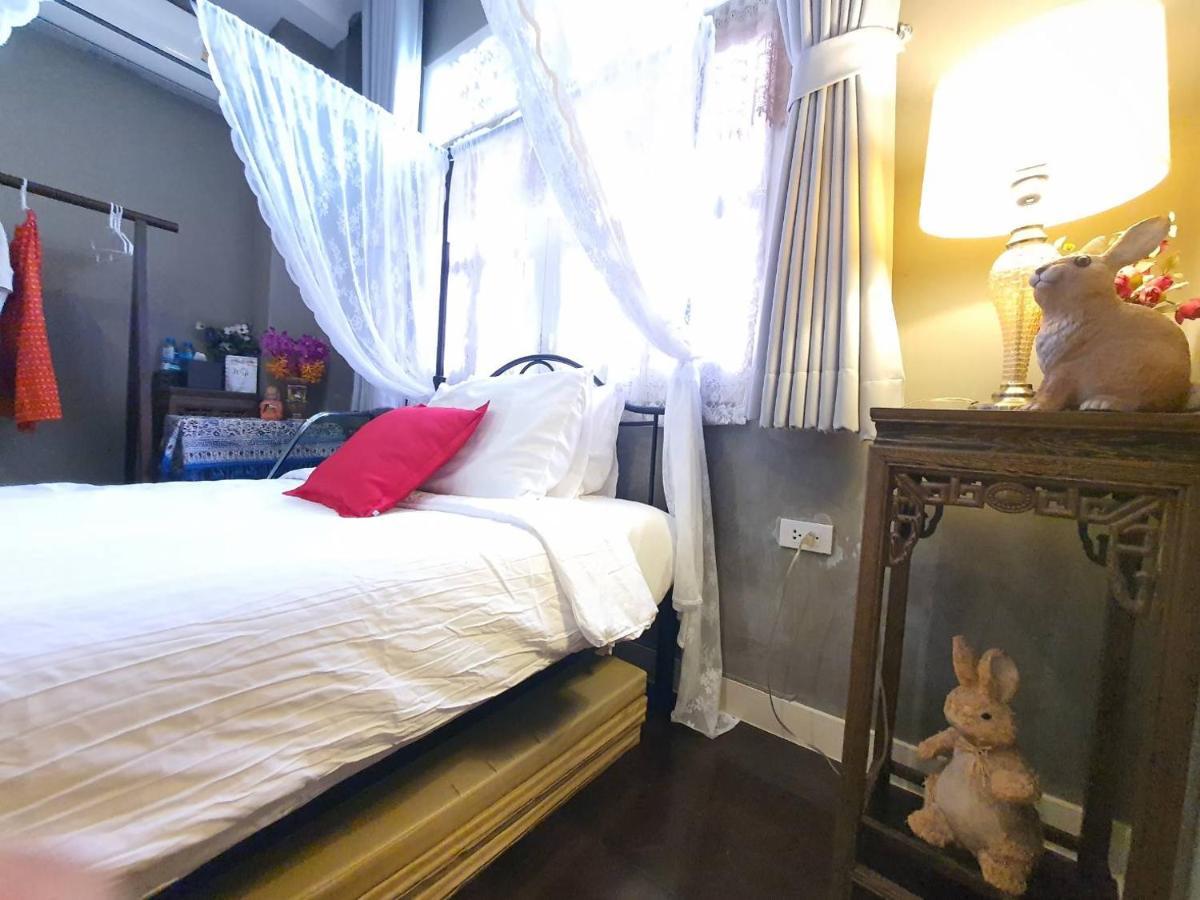 The Unforgotten B&B Bangkok Exterior photo